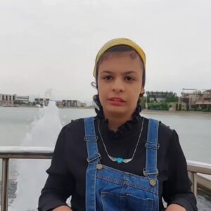 Nazanin Farahani Instagram - مادران، خواهران، برادران و پدرانم در آبادان قلبم برای تان می تپد. تنهایی و مظلومی می دانم .. جگرم خون است برای تان 😭
#آبادان
#محسن_چاوشی