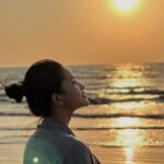 Nazifa Tushi Instagram – যখন আঁধার এসে যায়,
ছায়ারা মিলায় কোথায়?
.
.