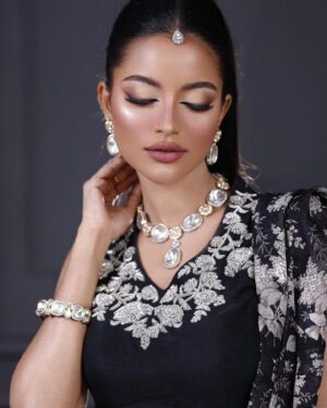 Nazifa Tushi Instagram - “Let your uniqueness shine and illuminate the world. ✨🖤
.
.
.
.
Wearing @festivibe.official 
@zahidkhanbridalmakeover 
📸 @mh_bipu