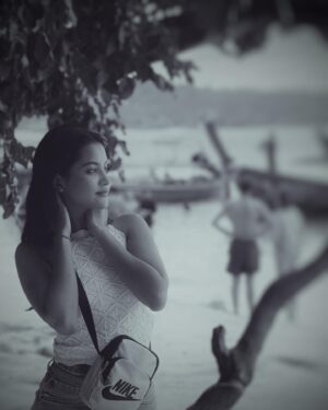 Nazifa Tushi Instagram - Somewhere in heaven 
📸 @niraker 🖤