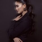 Nazifa Tushi Instagram - @zahidkhanbridalmakeover Wearing @muktaofficial 🖤