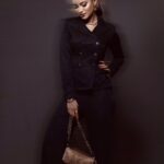Nazifa Tushi Instagram - @zahidkhanbridalmakeover 🖤 Wearing @muktaofficial 🖤