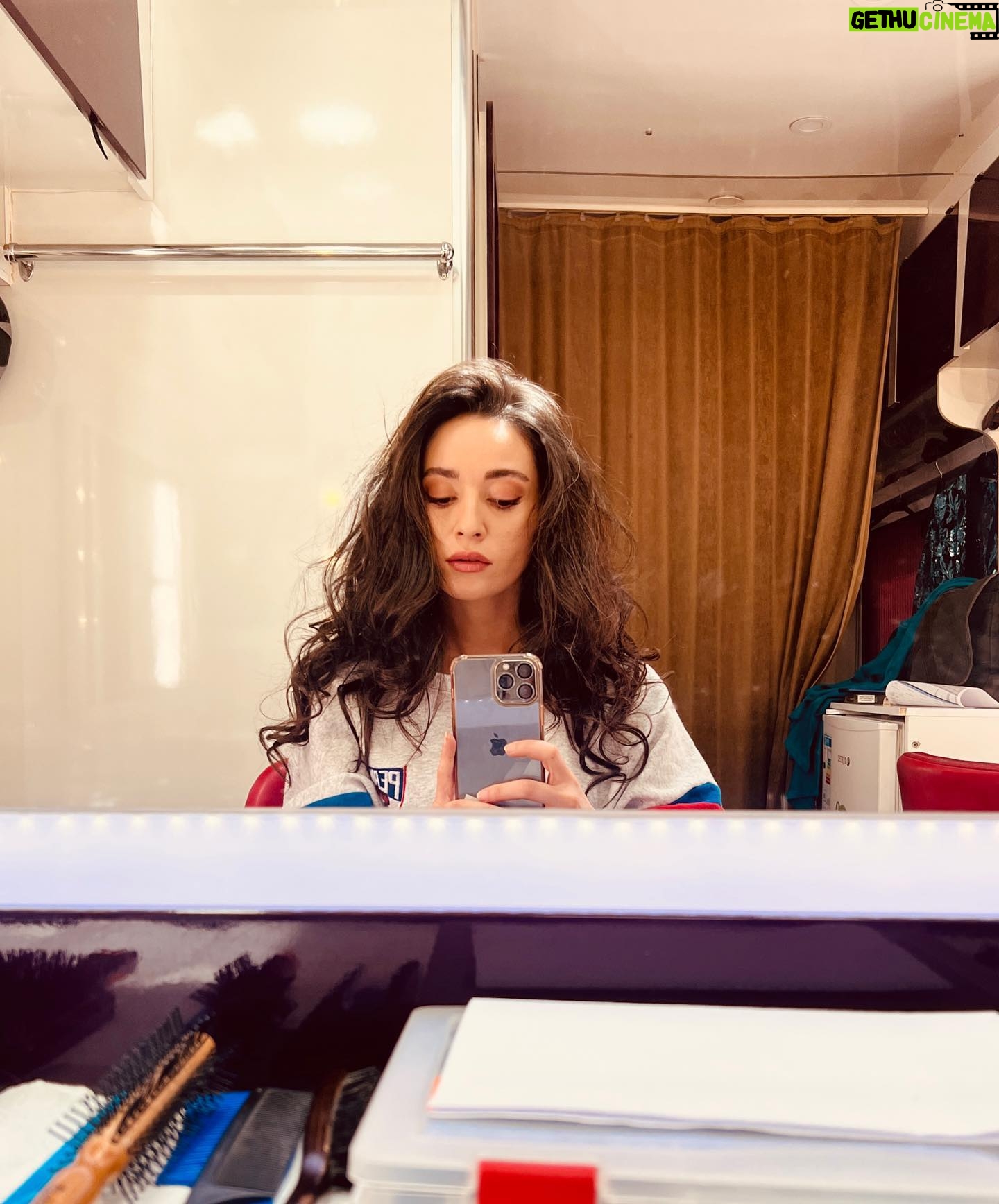 Nazlı Pınar Kaya - 8.8K Likes - 🐉