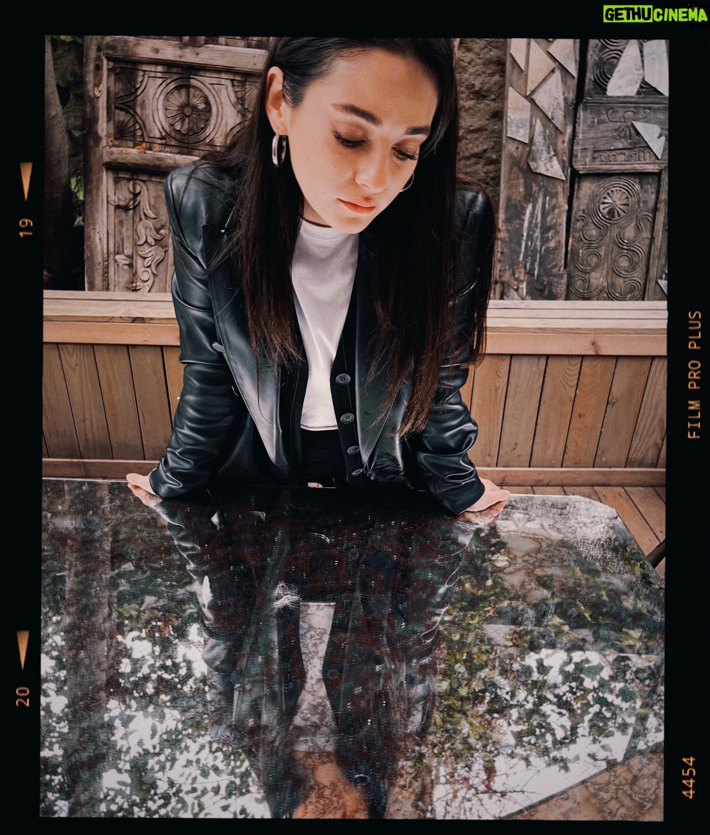 Nazlı Pınar Kaya - 10K Likes - Anlat.🪞