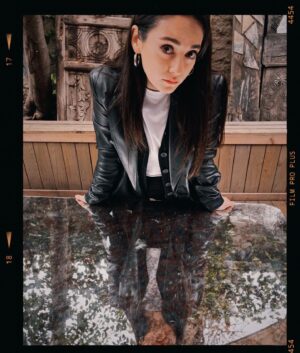 Nazlı Pınar Kaya Instagram - Anlat.🪞