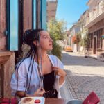 Nazlı Pınar Kaya Instagram - Eski sokaklar,eski kitaplar gibi.📜 📷 @ecemozkaya