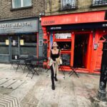 Nazlı Pınar Kaya Instagram - Seçki 🎡 1-Broadway market👌🏻 2-ciddiyet 3-hangar 4- my fav person 5-davut 6-it’s a’ 7-gurbaneyyy 8-the couple who like cask beer 9-magic 10-klasik
