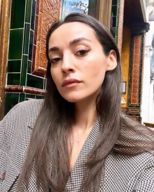 Nazlı Pınar Kaya Instagram - Seçki 🎡
1-Broadway market👌🏻
2-ciddiyet
3-hangar
4- my fav person
5-davut
6-it’s a’
7-gurbaneyyy
8-the couple who like cask beer
9-magic
10-klasik