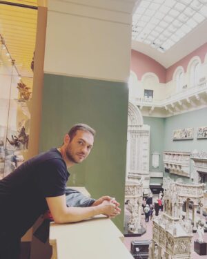 Nazlı Pınar Kaya Instagram - Seçki 🎡
1-Broadway market👌🏻
2-ciddiyet
3-hangar
4- my fav person
5-davut
6-it’s a’
7-gurbaneyyy
8-the couple who like cask beer
9-magic
10-klasik