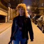 Nazlı Senem Ünal Instagram - Yine asla fotoğraf çekmediğimiz bir akşamdan sadece elimde olanlar .. Bu arada ADI AŞK yayında, hemen dinleyin 👊🏻😂 Link bio’da 😎