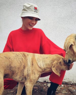 Nazlı Senem Ünal Instagram - Bir köpek size sevginin gerçek anlamını öğretecek..
@okanerkmen 📸