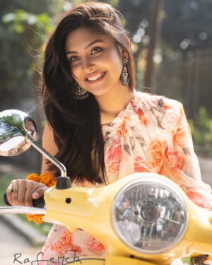 Naznin Nahar Niha Instagram - Cruising through life with a splash of sunshine ☀️ 📸 @rafclick