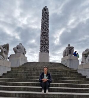 Neda Spasova Instagram - 🇳🇴 Norway, Oslo, part 2.
.
.
.
#norway #oslo #history #museum #astrupfearnley #vigeland #ugorondinone #viking #trex #nature #sea #duck #birds