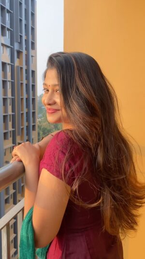 Neema Mathew Instagram - ഒരു പൂക്കാലം നീ തന്നു 😍

#nannuzzz #trendingreels #smile #explore #trending