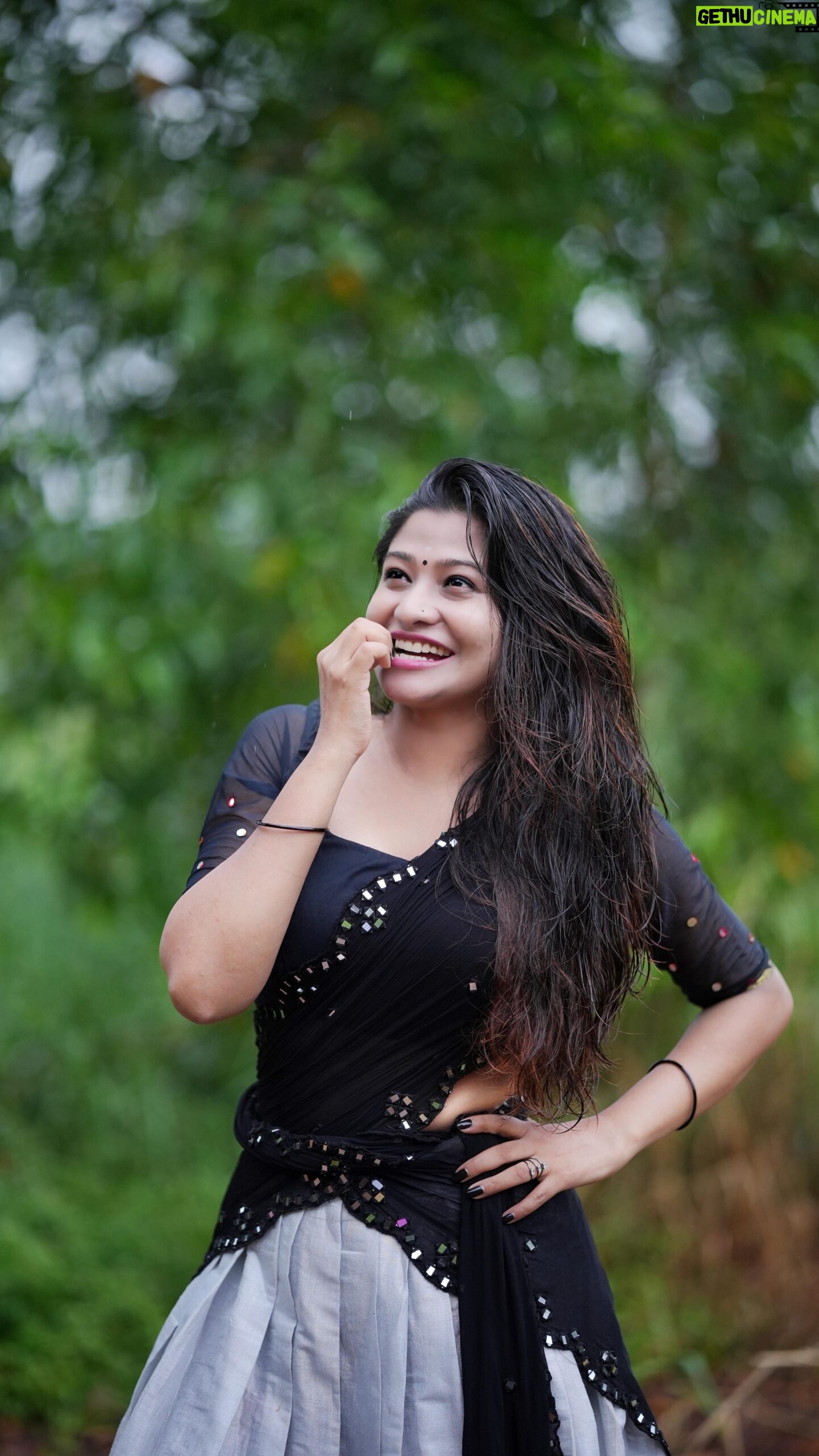 Neema Mathew - 24.9K Likes - Ne sapittu paru 😂
#nannuzzz #trendingreels #saree #sareelove #smile #explore