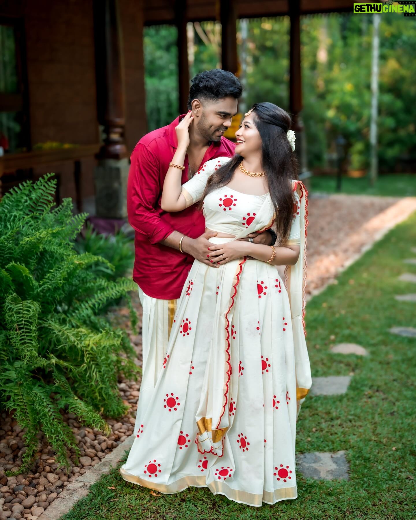 Neema Mathew - 19.9K Likes - 🩵😘
💄: @_arya_jithins_makeover
👗: @label_swasti
📸: @pausebuttonweddings
📍: @kanavu.heritage
#nannuzzz #sanjutechy #couplegoals #coupleshoot #vishu #love #explore #photoshoot #happiness