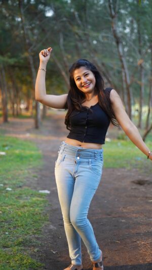Neema Mathew Instagram - Dance with your Smile ✨
.
.
.
.
.
.
#nannuzzz #explore #beach #dancer #happiness
