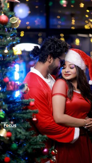 Neema Mathew Instagram - A great Christmas shoot…🎅Watch till the end

🎥 @_kingabhijith_ 
📍 @_black_nest_
@stories_of_joby

#canon #canonphotography #photooftheday #like #instagram #nstagood #youtuber #shorts