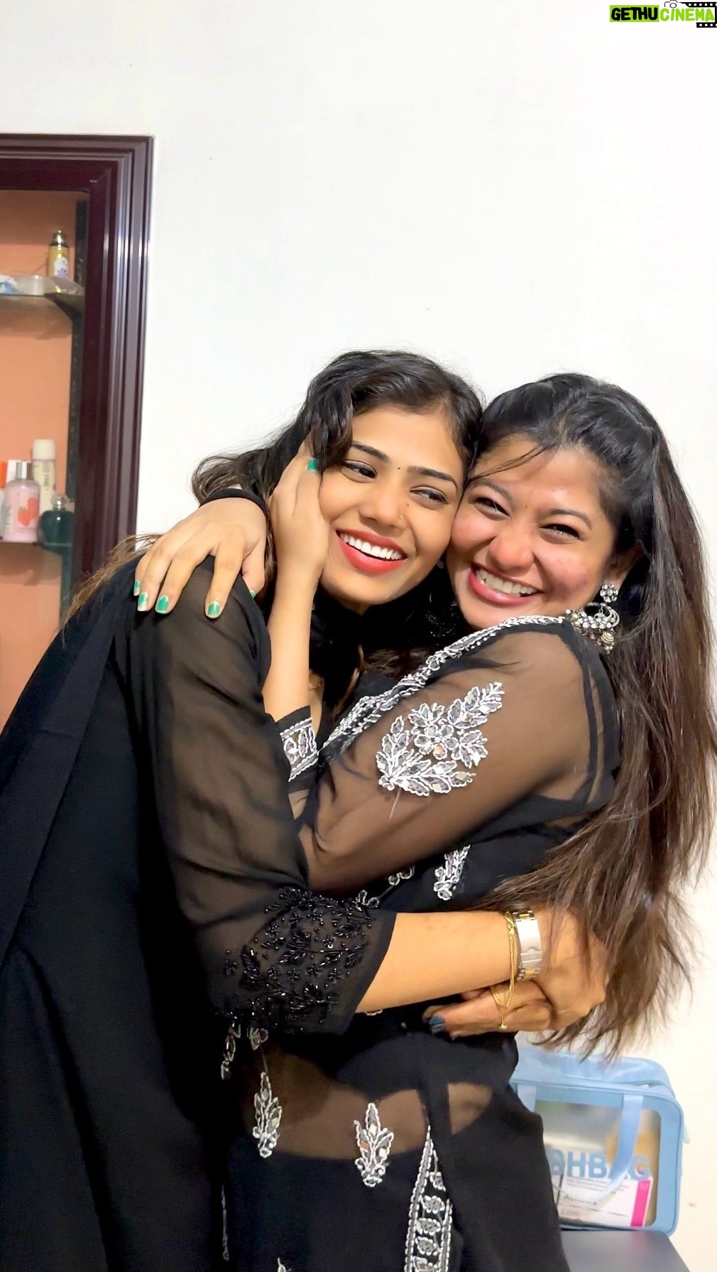 Neema Mathew - 25.7K Likes - Happy with Same Soul 🤍😘
#nannuzzz #sisters #happiness #explore #friendship