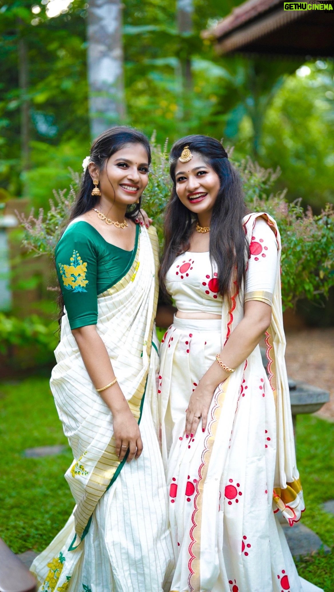 Neema Mathew - 27.7K Likes - Transition 💫
#nannuzzz #transition #saree #sareelovers #kerala #explore #sisters
Which one do you like ?
