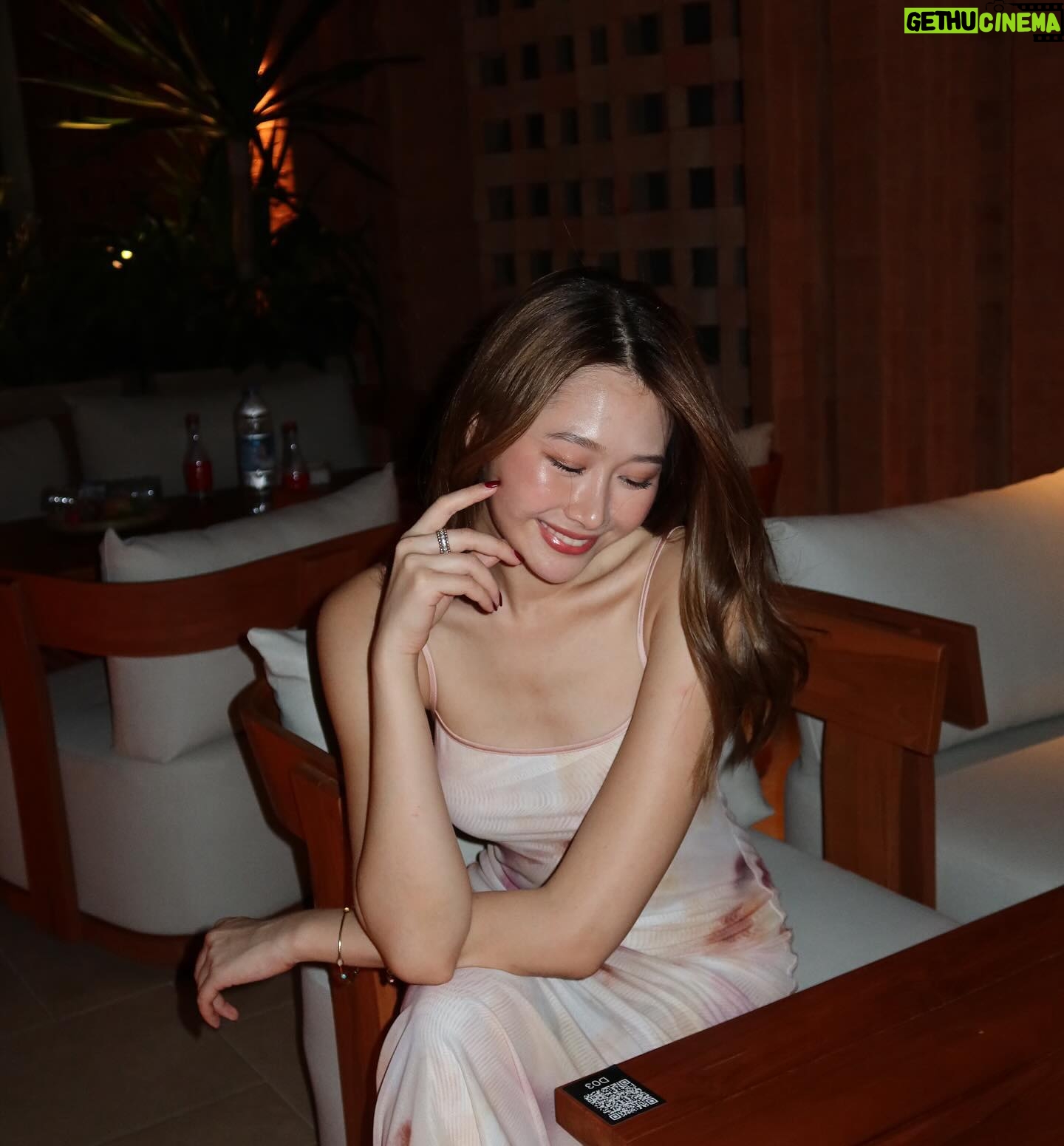 Neen Suwanamas - 3 Likes - happy hour🌅 @akaraskyhanuman.bangkok