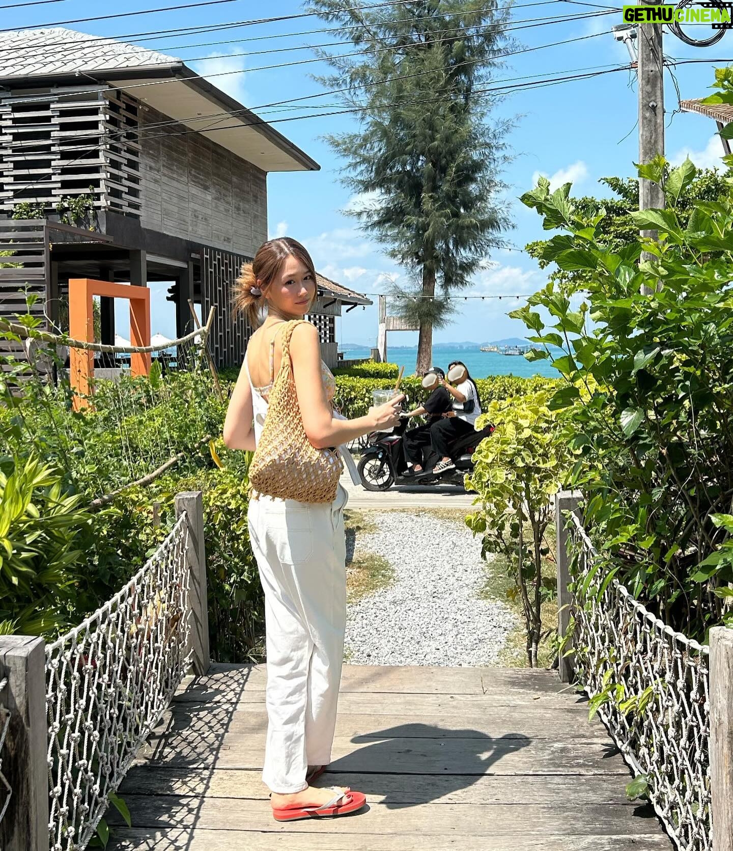 Neen Suwanamas Instagram - channeling my inner Moana ๐ฅฅ๐๐ด๐งด