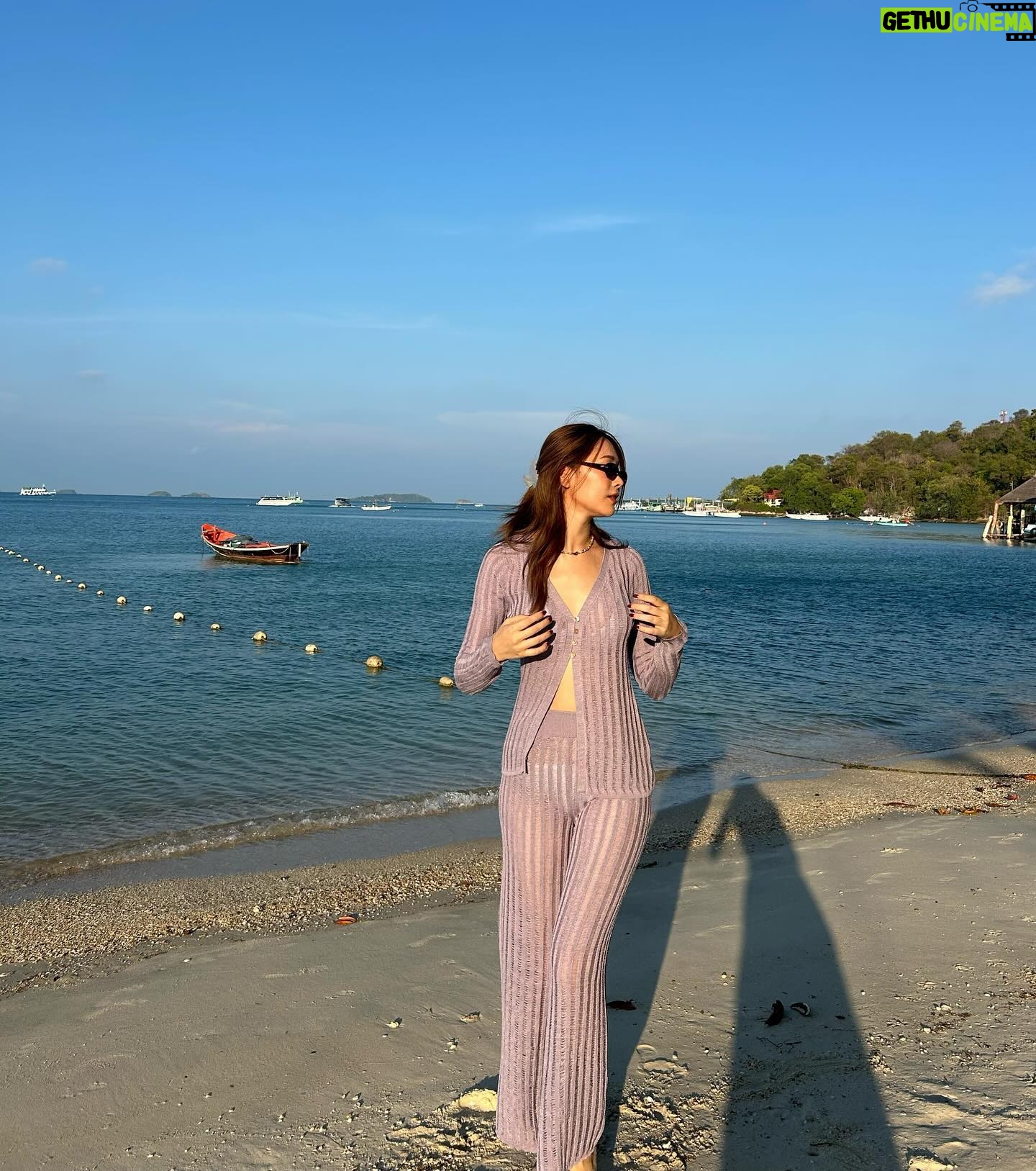 Neen Suwanamas Instagram - wanna play mermaids 🐳