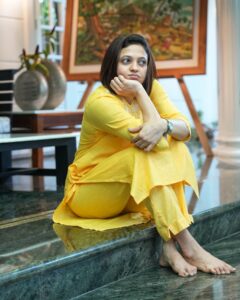 Actress Neeta Pillai HD Instagram Photos and Wallpapers May 2024