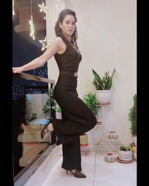 Neetha Shetty Instagram - 🖤 🖤 🖤 🖤 🖤