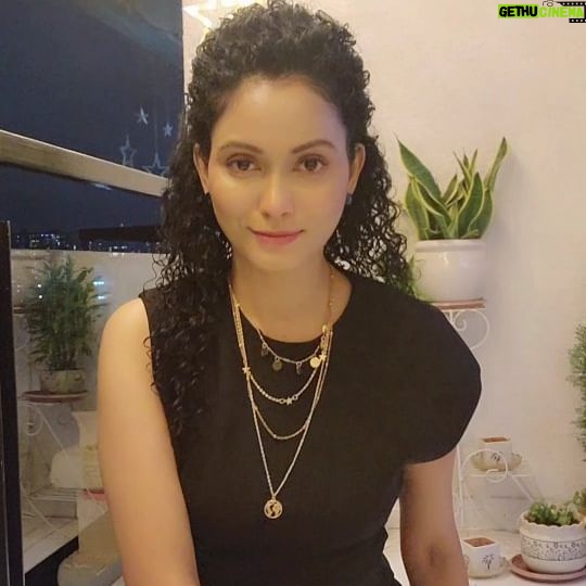 Neetha Shetty Instagram - Kon 4 LOG😅😅