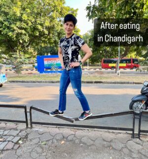 Neeti Palta Instagram - Before eating in Chandigarh and after eating in Chandigarh. 
Khava! Khava!
.
.
#chandigarh #lovechandigarh #lovefood #foodie #foodgasm #chandigarhcomedyfestival