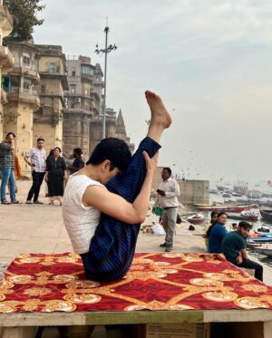 Neeti Palta Instagram - In the spirit of Varanasi ❤️
.
.
#varanasi_ghat #varanasi #ganga #gangakinare #yoga #yogagirl #yogalove #yogapractice