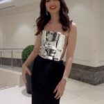 Nefise Karatay Instagram – Sunum yapacağım geceye giriş yapıyorumdur 
Elbisem @nihanpeker ✨
