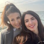Nefise Karatay Instagram – Canım @asli.islamoglu ile hem iş hem dostluk yapmanın keyfiyle İzmir’den sevgiler❤️🧿 #izmir  #kordonboyu #güzelizmirim