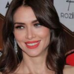 Nefise Karatay Instagram – Geceden kalanlar 
@serhatdizitrt @tabii 
#zirveödülleri