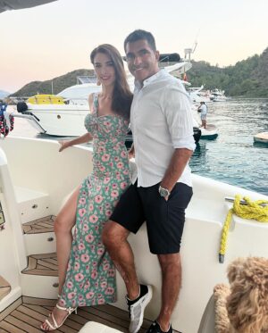 Nefise Karatay Instagram - Günün en güzel saati 💫✨