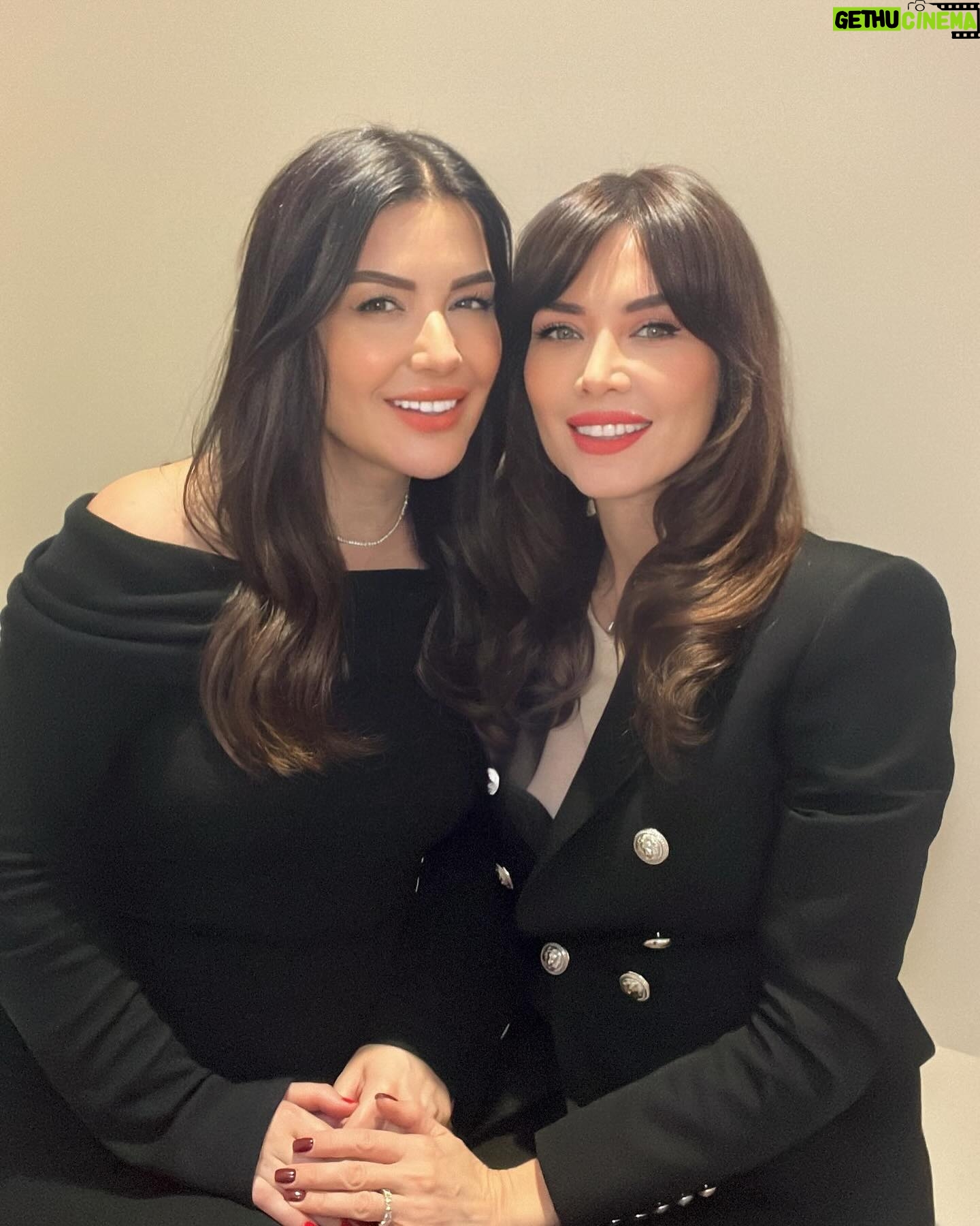 Nefise Karatay Instagram - Kendi ayrı kalbi ayrı güzel canım arkadaşım @gulaysele ♥️