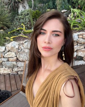 Nefise Karatay Instagram - 🐝✨