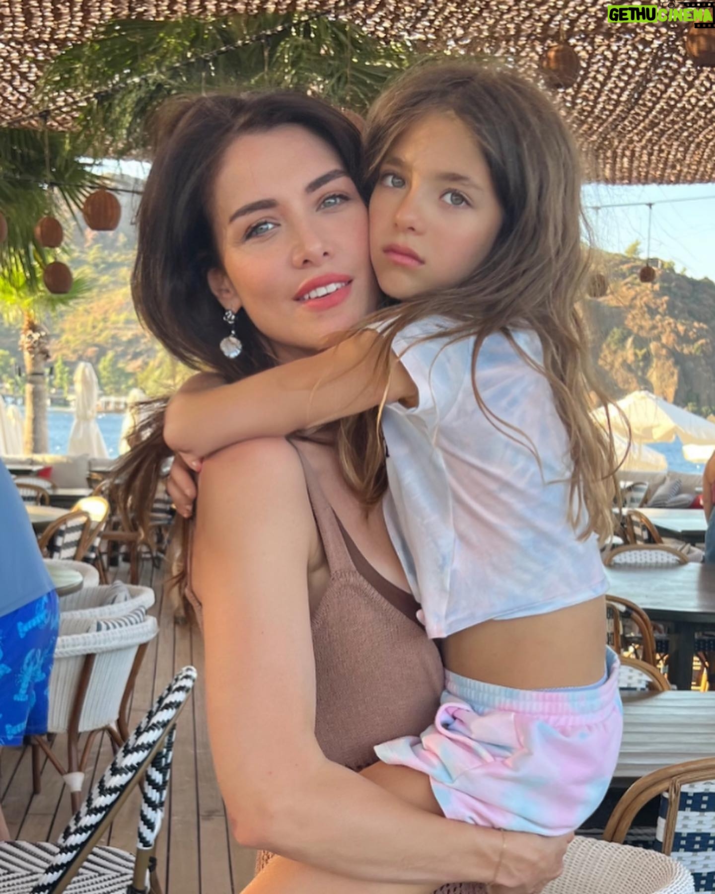Nefise Karatay - 7.3K Likes - Benim aşklarım iyi ki doğmuşsunuz iyi ki varsınız sizi sonsuz seviyorum!❤️🧿♾️ #mayam8yaşında