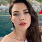 Nefise Karatay Instagram – Yazın en sevdiğim renk 🤍🤍🤍