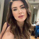 Nefise Karatay Instagram – İşler güçler✌️ 
Makyaj bitti şimdi sıra kayıtta