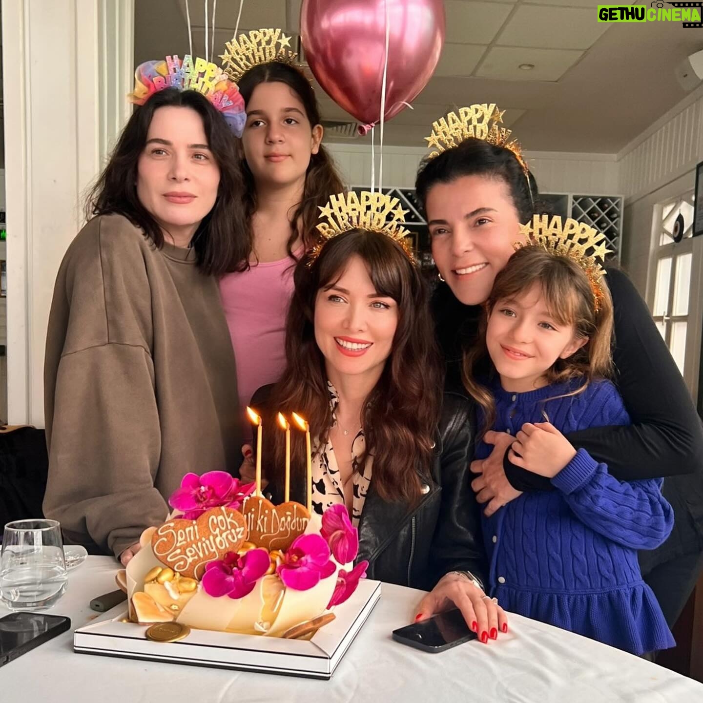Nefise Karatay - 4.1K Likes - iyi ki varsınız sizi çok seviyorum ♥️