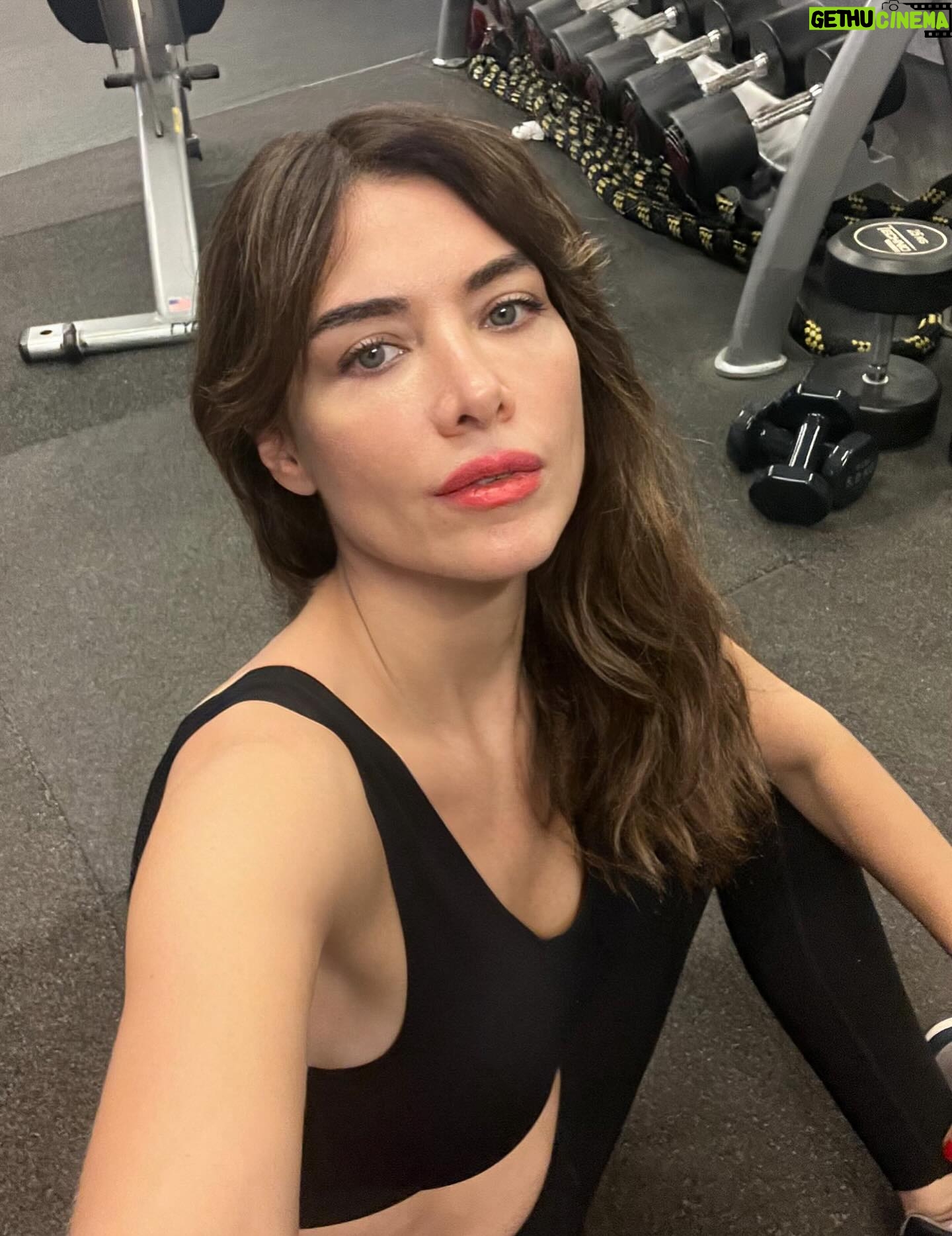 Nefise Karatay - 5.2K Likes - Cumartesi aktivitesi✌️