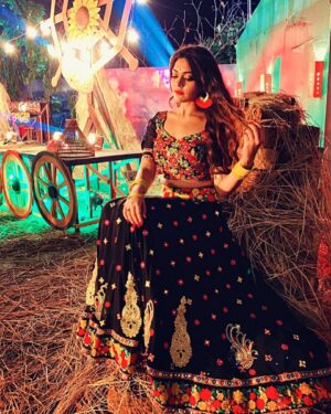 Neha Amandeep Instagram - 🌺 Shubho noboborsho 🌺
.
.
.
.
.
.
.

#bangalinewyear #noboborsho
#indianoutfit #lahenga #gujratioutfit
#instadaily #instalike #instagram #instapic #dhaka #bangladesh #desigirls