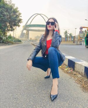 Neha Amandeep Instagram - PAINT THE TOWN RED 😉❤️

P.C - @soumojeet_adak