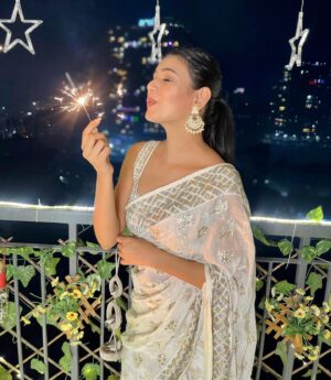 Neha Solanki Instagram - 🪔

Styled by - @yourstylistforever