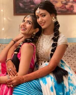 Neha Solanki Instagram - We may fight and argue, but we also create the best memories. 

Sister’s love 🤌💗🩵#Titli & #hiral 

Do not forget to watch our khatta meetha bond only on Titli🦋 #starplus #disneyplushotstar 
____________

❀

❀

❀

❀

#nishisinghofficial #nehasolanki #actorslife #sisterlove #siblings