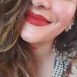 Neha Saxena Instagram - ❤️❤️❤️🧿🎶🎧🎼💫 🎵 @nehasaxenaofficial #nehasaxena #oldsongs #srk #best #everygreen #foodforsoul #peace #connectivity #musiclover #soulconnection #beautiful #legend #singers #musicians #poeticthoughts #instagood #instagram #instareels #fbreels #fbreelsfypシ゚viral #fbreelsvideo #fbreelsfypシ゚viralシ #fbpost2024 #facebookreel #socialmedia #post ❤️🥰🌟💫🧿🧿🧿