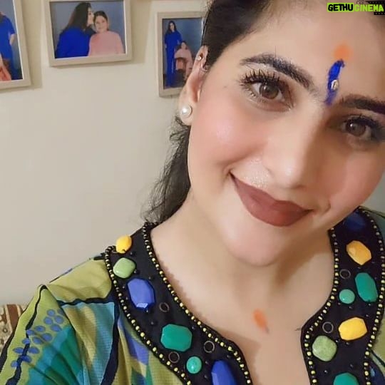 Neha Saxena Instagram - Choose those who bring Love, Peace, Happiness to your Soul ❤️ friend circle which makes u feel alive , makes you laugh the loudest even on ur darkest days ❤️🤗 life is too short to live with regrets and pain .Celebrate life Celebrate your existence in this beautiful world ❤️🧿💫 You deserve to be HAPPY ❤️🤗Take care lovelies❤️ @nehasaxenaofficial #nehasaxena #godsblessedchild😇 #artist #instagram #instapost #reels #saturday #earlymorning #16th #march #iloveuall #godblessusall #gratitude #forever #jaimatadi #omsairam🙏 #om 🙏🕉🔱🛕🚩❤️🧿💫