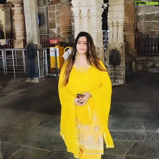 Neha Saxena Instagram - Blessed darshanam at Shri Ranganathaswamy Temple , Srirangapatna Mysore πππ±π―πΏππ©ππ§Ώπ§Ώπ§Ώ Peaceful Divine Powerful Energy π©π Om Namoh Narayana π Must visit Temple π ππ© @nehasaxenaofficial #nehasaxena #godsblessedchildπ #navaratri #gratitude #forever #prayer #ranganathaswamy ji #temple #srirangapatna #mysore #karnataka #divine #peaceful #mustvisit #explore #world #spiritual #hindutemples #miraculous #templehistory #hinduculture #vedas #shlokas #mantras #lifeisbeautiful #livelovelaugh #trending #socilamedia #post Jai Mata di Om namahshivaye Om Sai Ram πππ±πΏπ©ππ―ππ§Ώπ§Ώπ§Ώπ«β¨οΈ